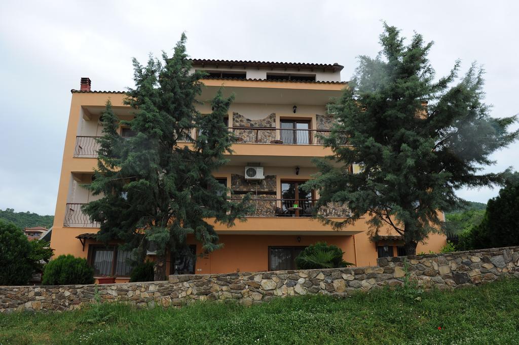 Guesthouse Kerkinitis Lithotopos Exterior photo